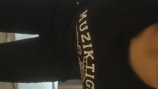 自拍无码精品在线观看-深谷で田植えをする稲作農家の巨乳嫁 観月しおり的的!